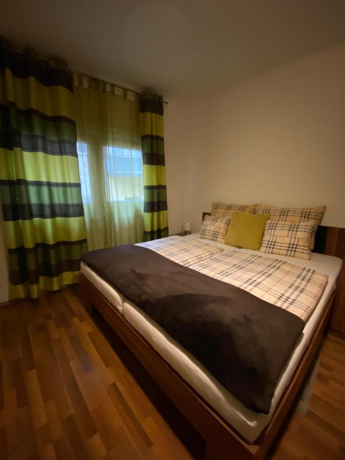 Apartment And Rooms Heart Of The City Budapest Exterior foto