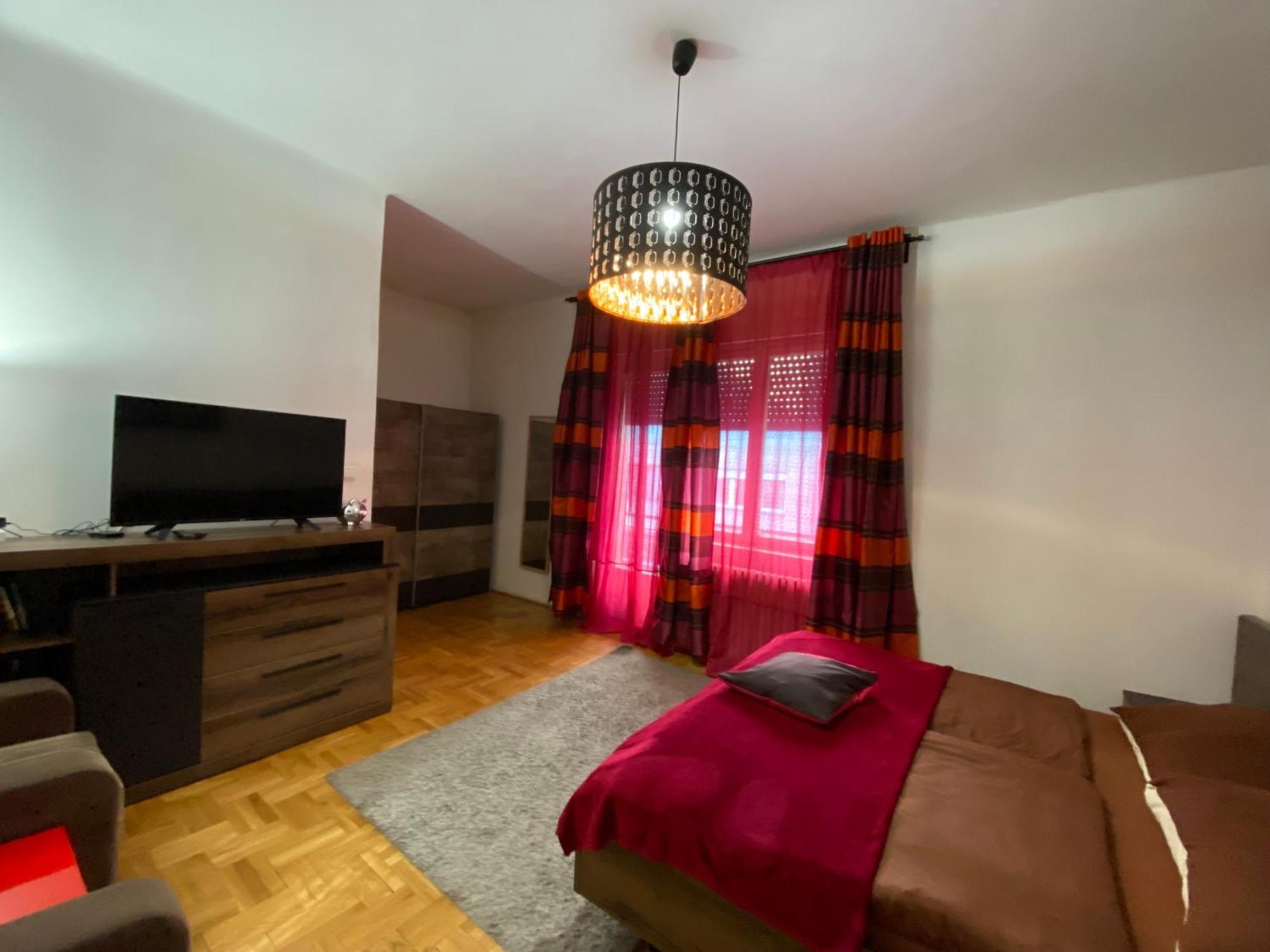 Apartment And Rooms Heart Of The City Budapest Exterior foto